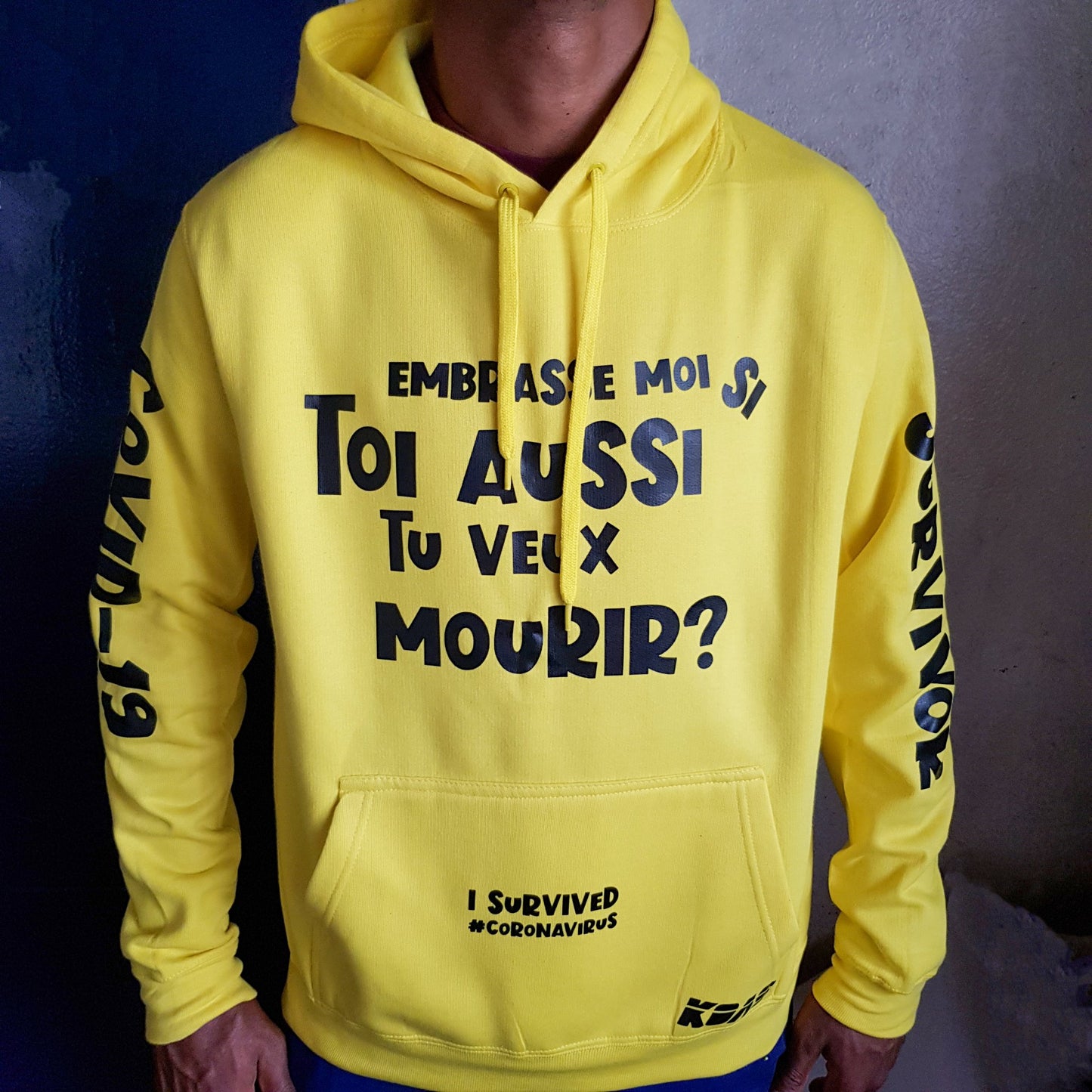 Pull Embrasse Moi